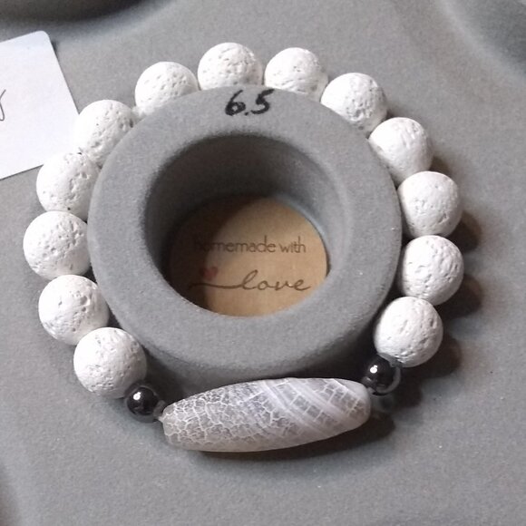 White Lava Rock & Frosted Dragonvein Agate ~ Winter Holiday Jewelry! Small Wrist - Picture 6 of 8